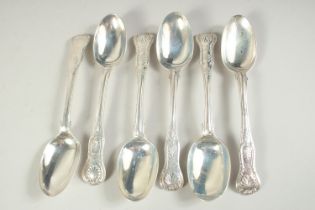 A MATCHED SET OF SIX VICTORIAN QUEENS PATTERN TEA SPOONS. Weight: 6ozs.