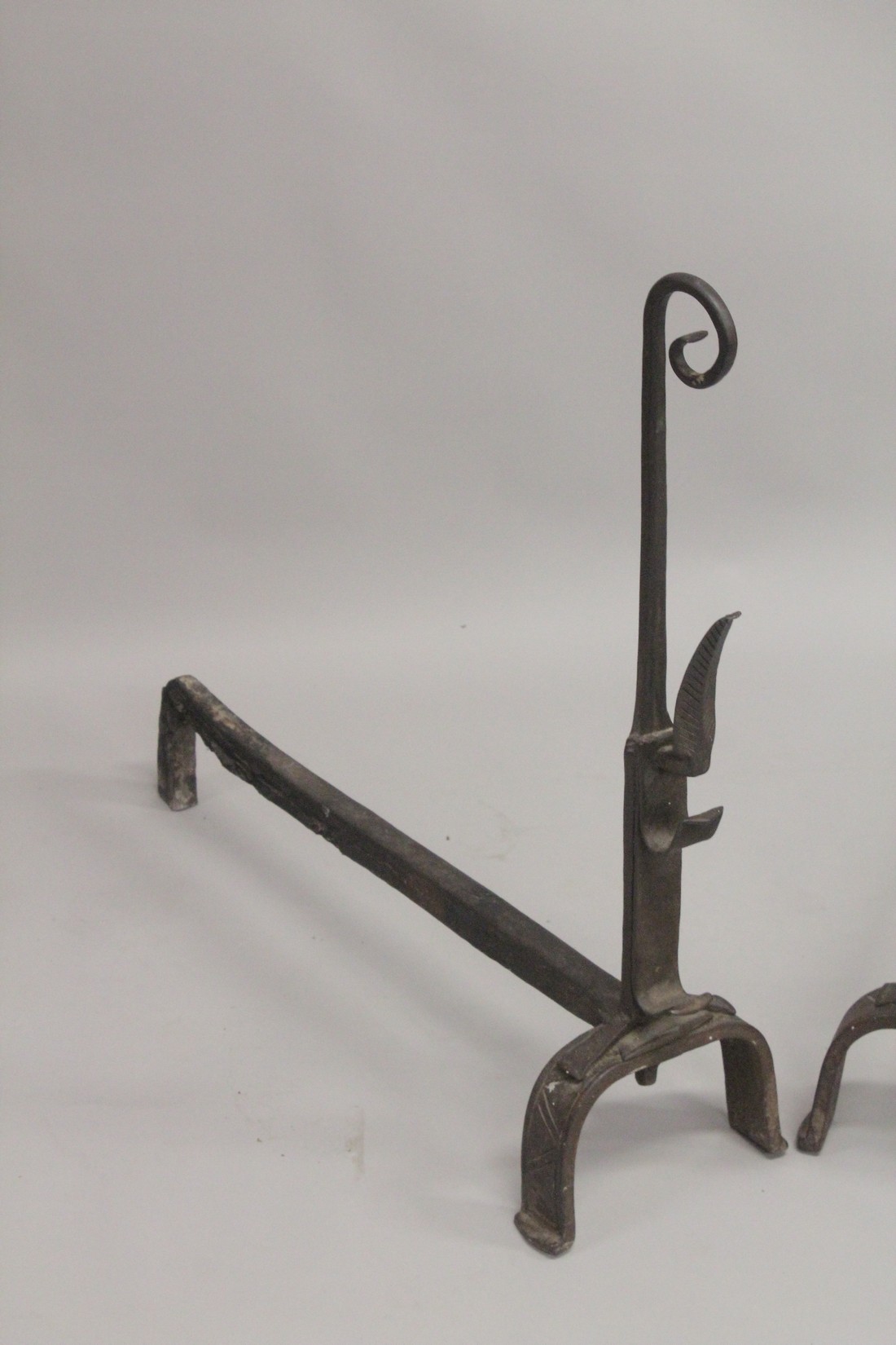 A GOOD PAIR OF EARLY WROUGHT IRON FIRE DOGS with curving tops. 31ins high, 28ins long - Bild 2 aus 3