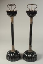 A FINE PAIR OF JAPANESE MEIJI PERIOD LACQUER CANDLESTICKS, 45cm high overall.