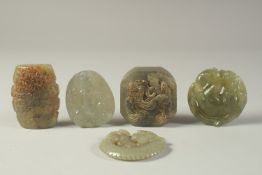 A COLLECTION OF FIVE CARVED JADE PIECES, (5).
