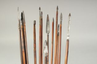 A COLLECTION OF FORTEEN 18TH-19TH CENTURY MUGHAL INDIAN ARROWS, (14).