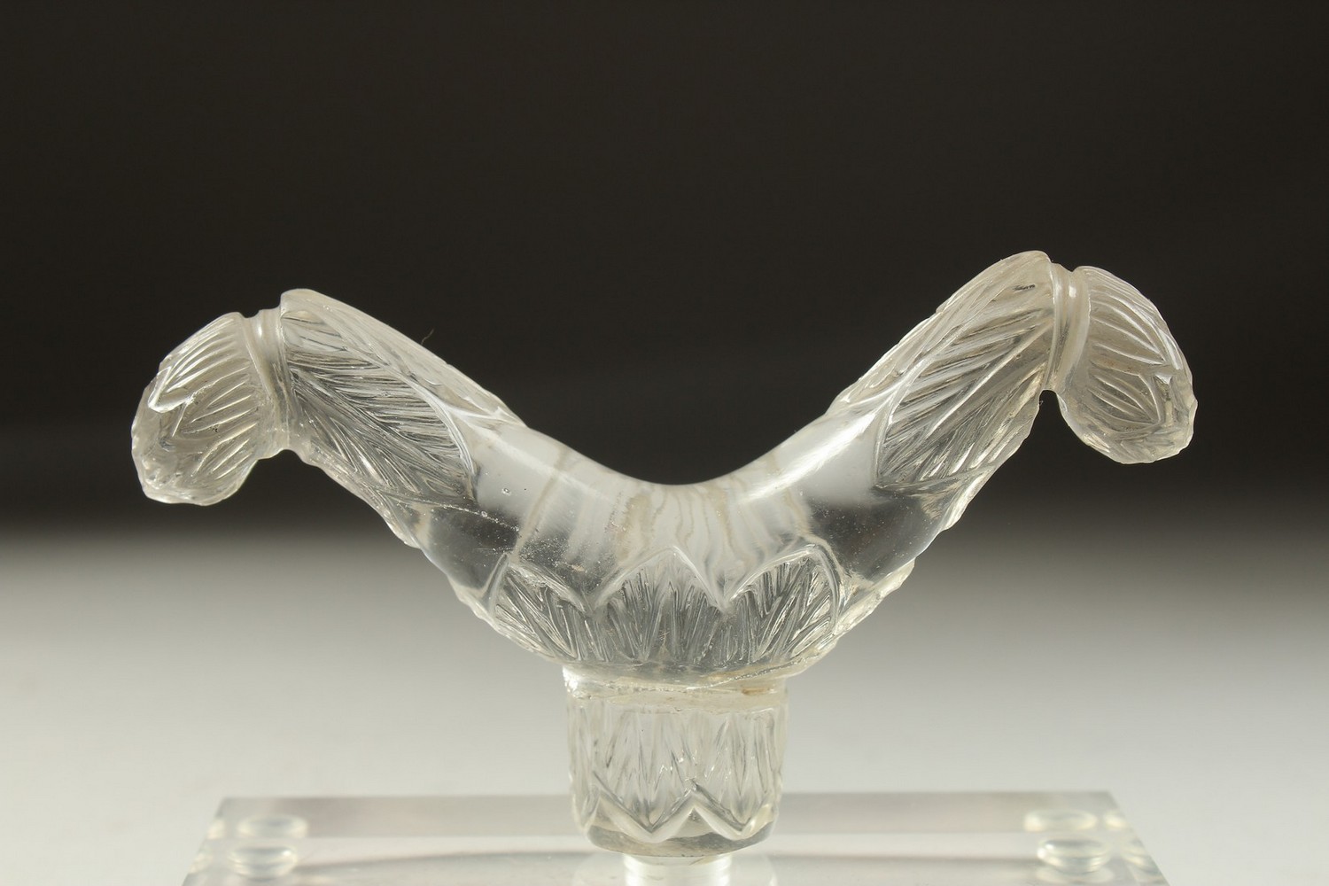A FINELY CARVED 19TH CENTURY MUGHAL INDIAN ROCK CRYSTAL CRUTCH HANDLE, mounted on a later perspex - Image 4 of 5