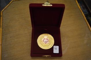 A Kuwait Armed Forces presentation medallion, boxed.