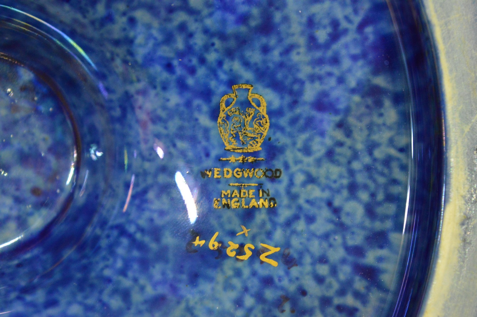 A large Wedgwood lustre ware pedestal bowl (foot rim repaired). - Image 5 of 5