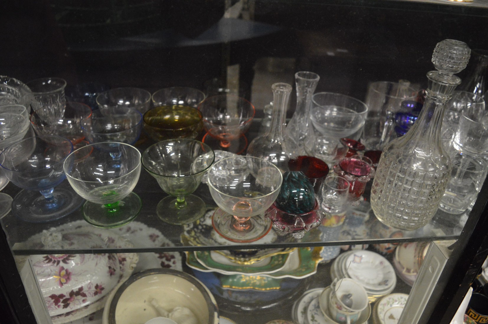 Decorative and household glassware. - Bild 3 aus 4