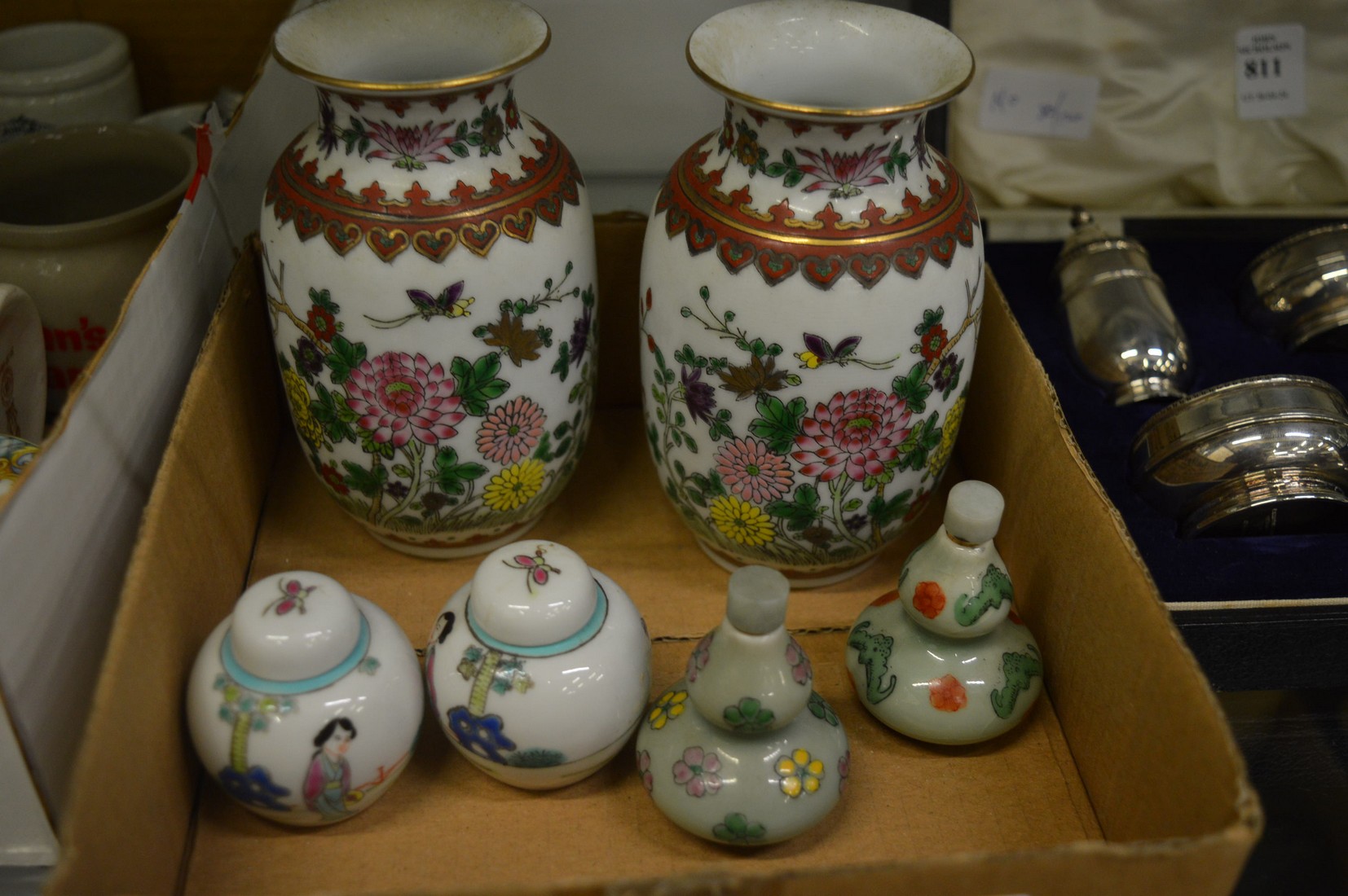 A pair of modern Chinese porcelain vases, miniature pair of ginger jars and a miniature pair of