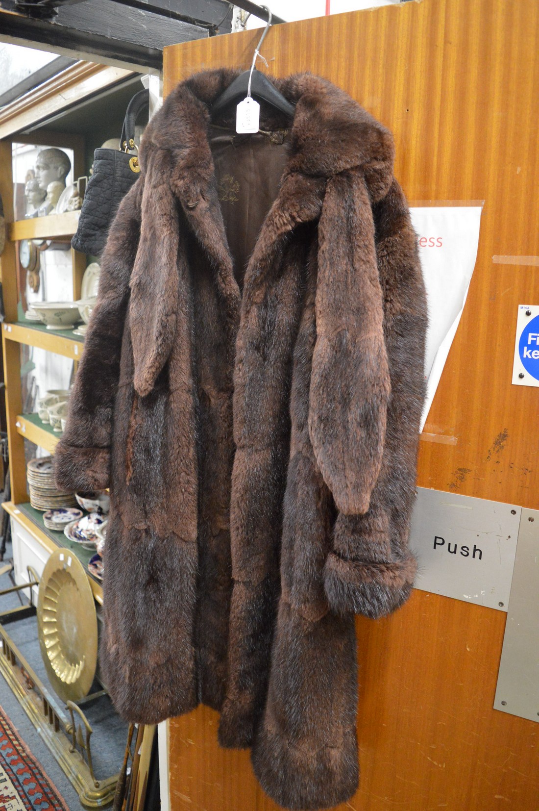 A ladies fur coat and two fur capes/stoles. - Image 2 of 4