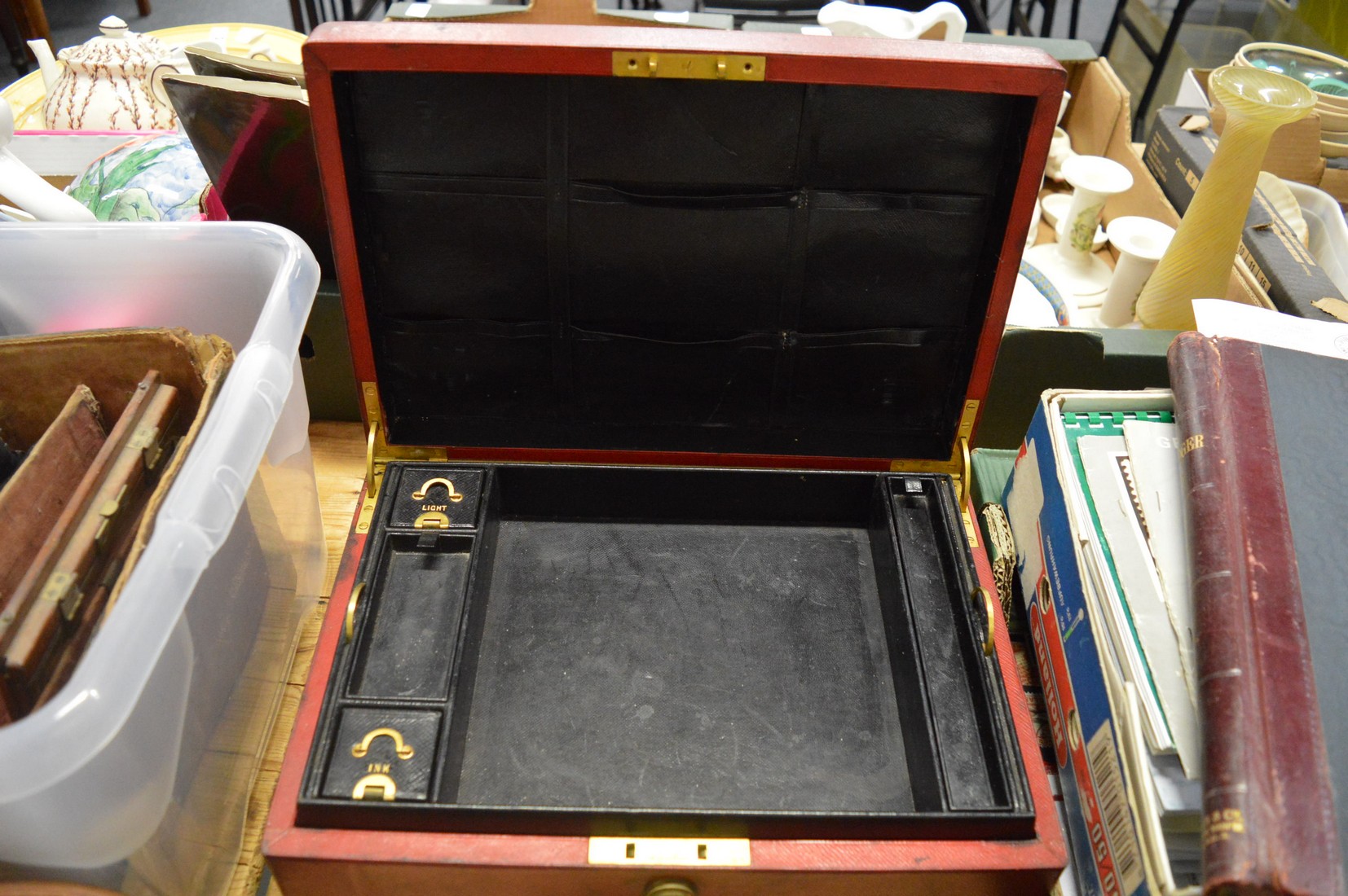 Leuchars & Son, London, a good red leather travelling writing case with fitted interior together - Bild 2 aus 11