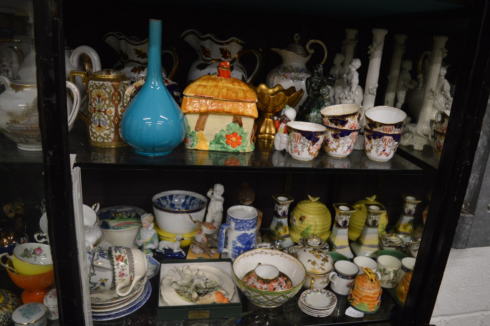 A large quantity of decorative china. - Image 4 of 4