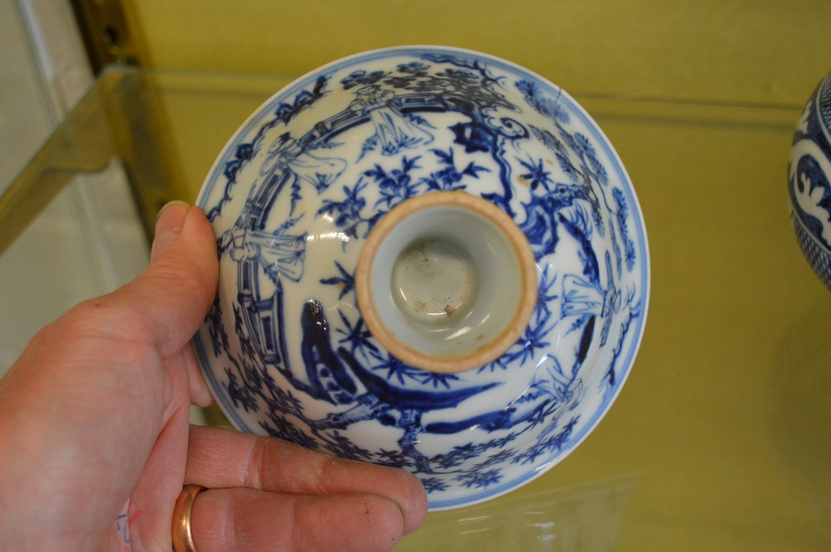 A Chinese blue and white stem cup. - Image 3 of 3