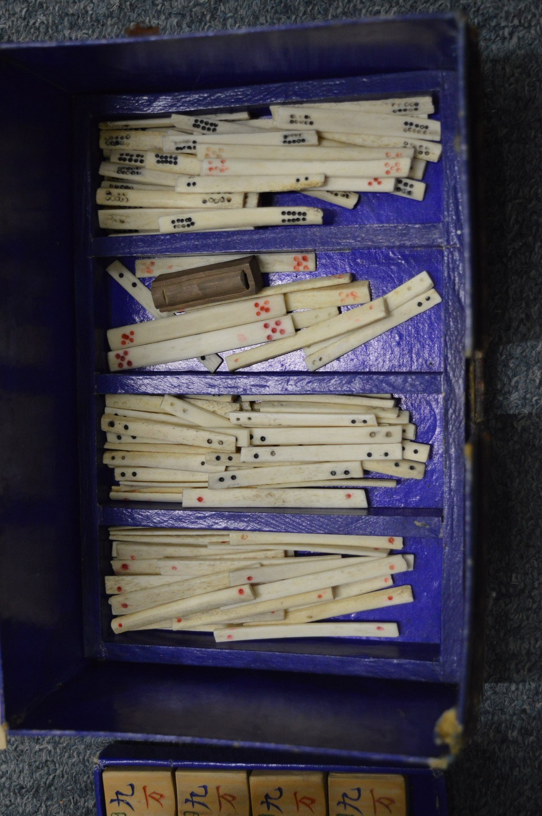 A Mahjong set. - Image 6 of 7
