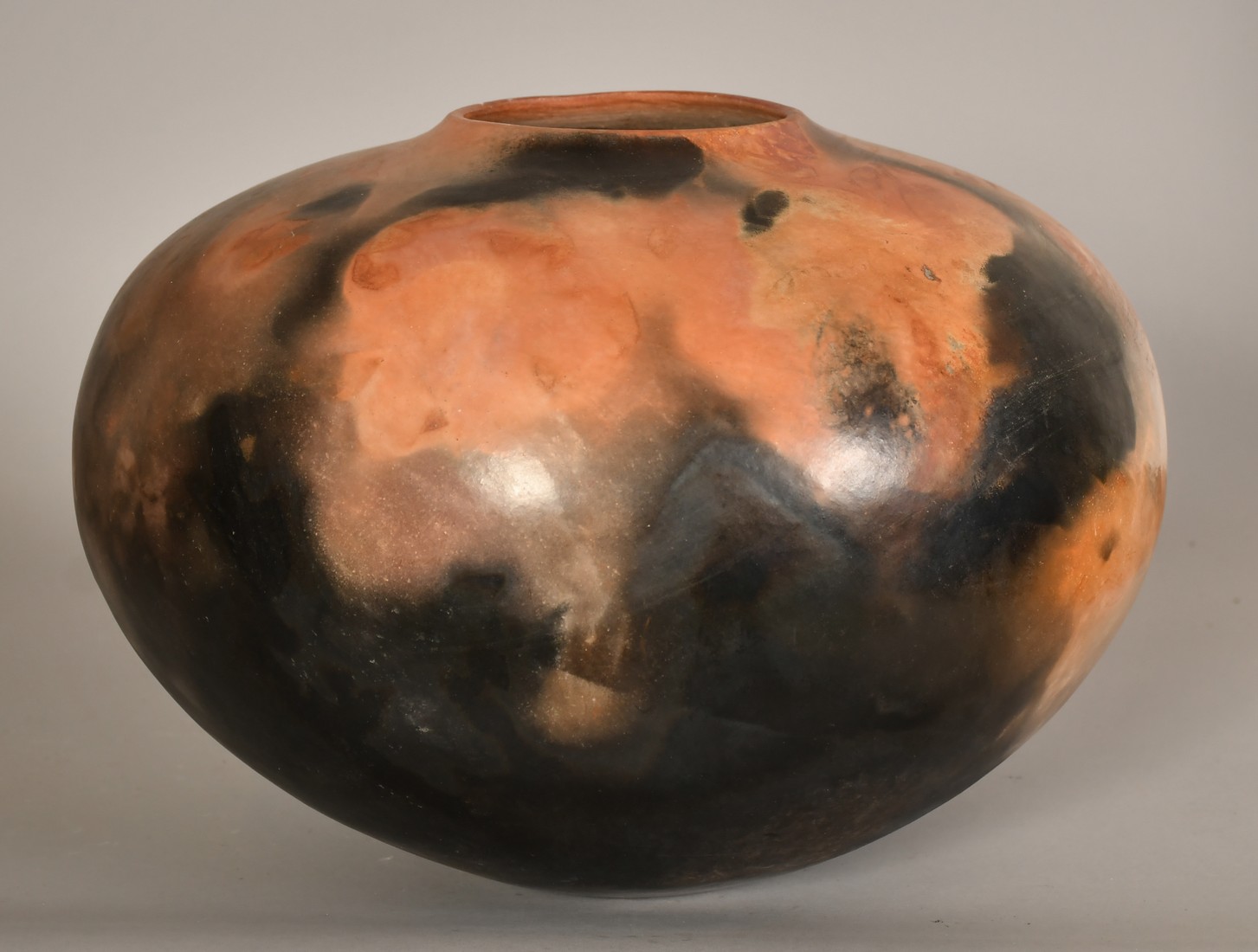 Attributed to Gabriele Koch, A large ovoid vessel with pink and black colouring, impressed 'K' mark, - Image 3 of 4