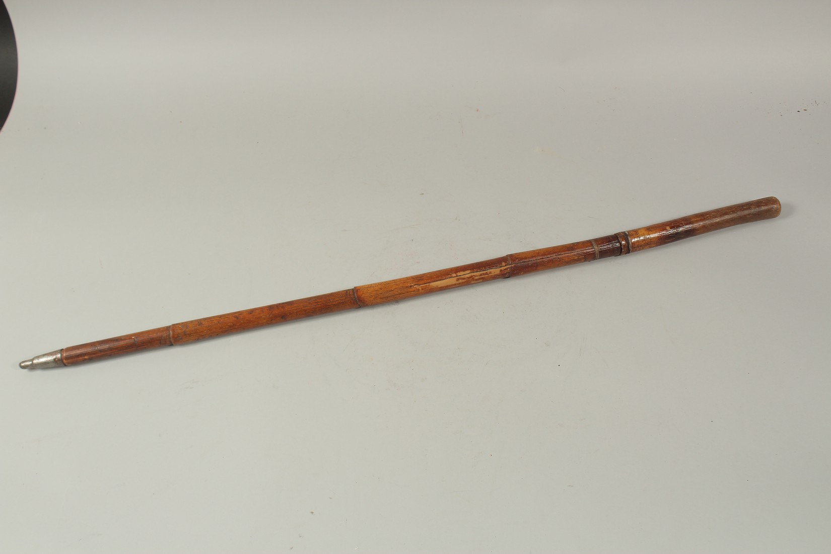 AN EARLY WOODEN CASED SWORD STICK with engraved blade. 3ft long. - Image 6 of 6