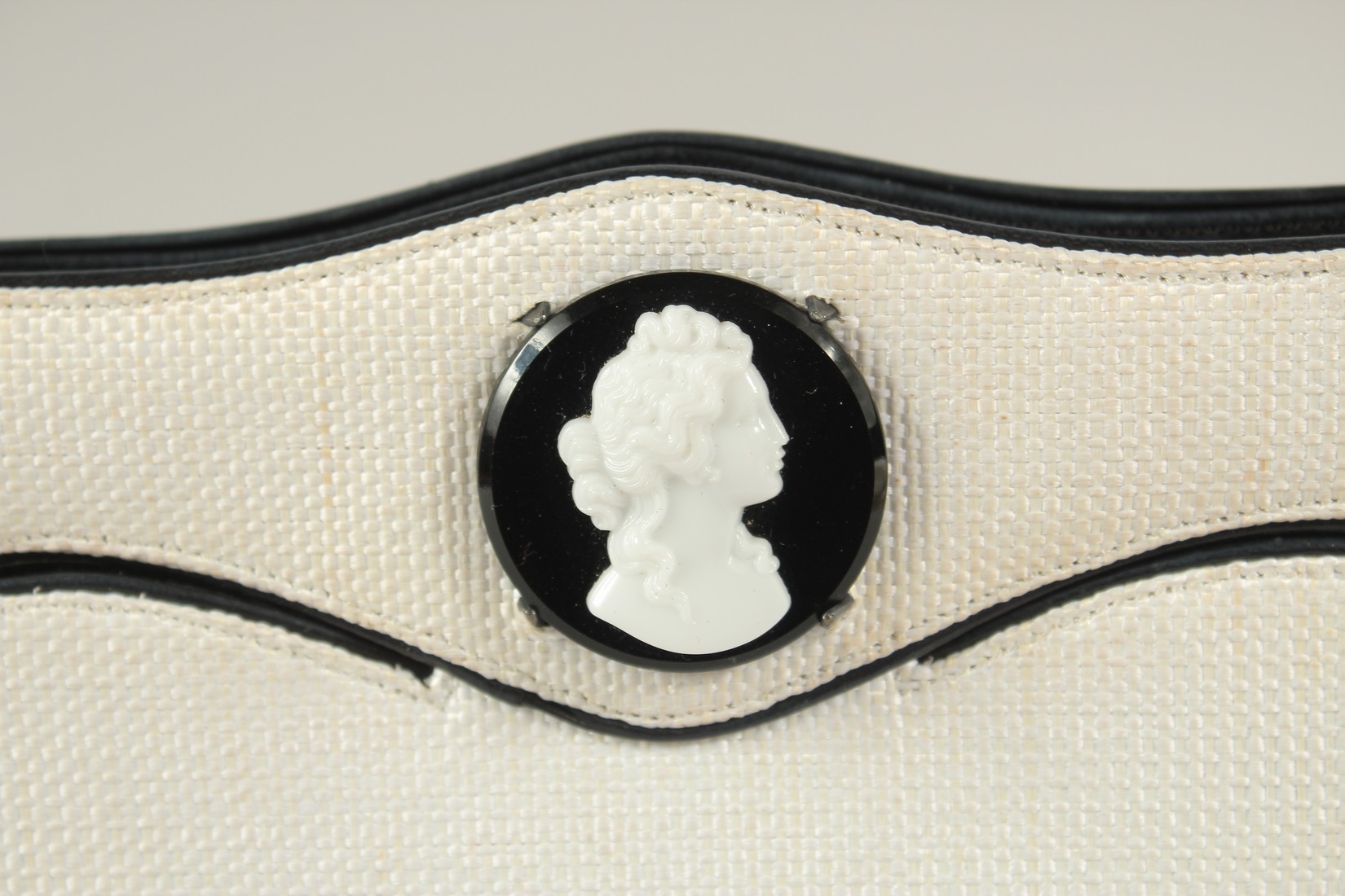 A RENAUD PELLEGRINO, PARIS, WHITE HESSIAN BAG with a cameo. 23cms long x 19cms deep. - Image 2 of 4