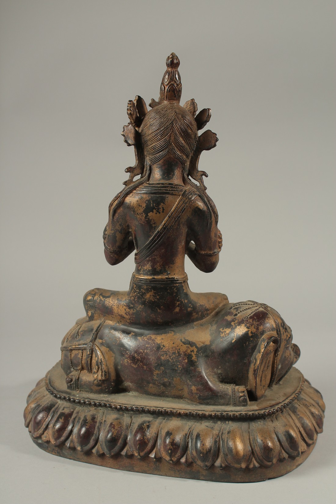 A GOOD LARGE CHINESE BRONZE GROUP, Buddha on an elephant. 34cms high. - Image 4 of 4