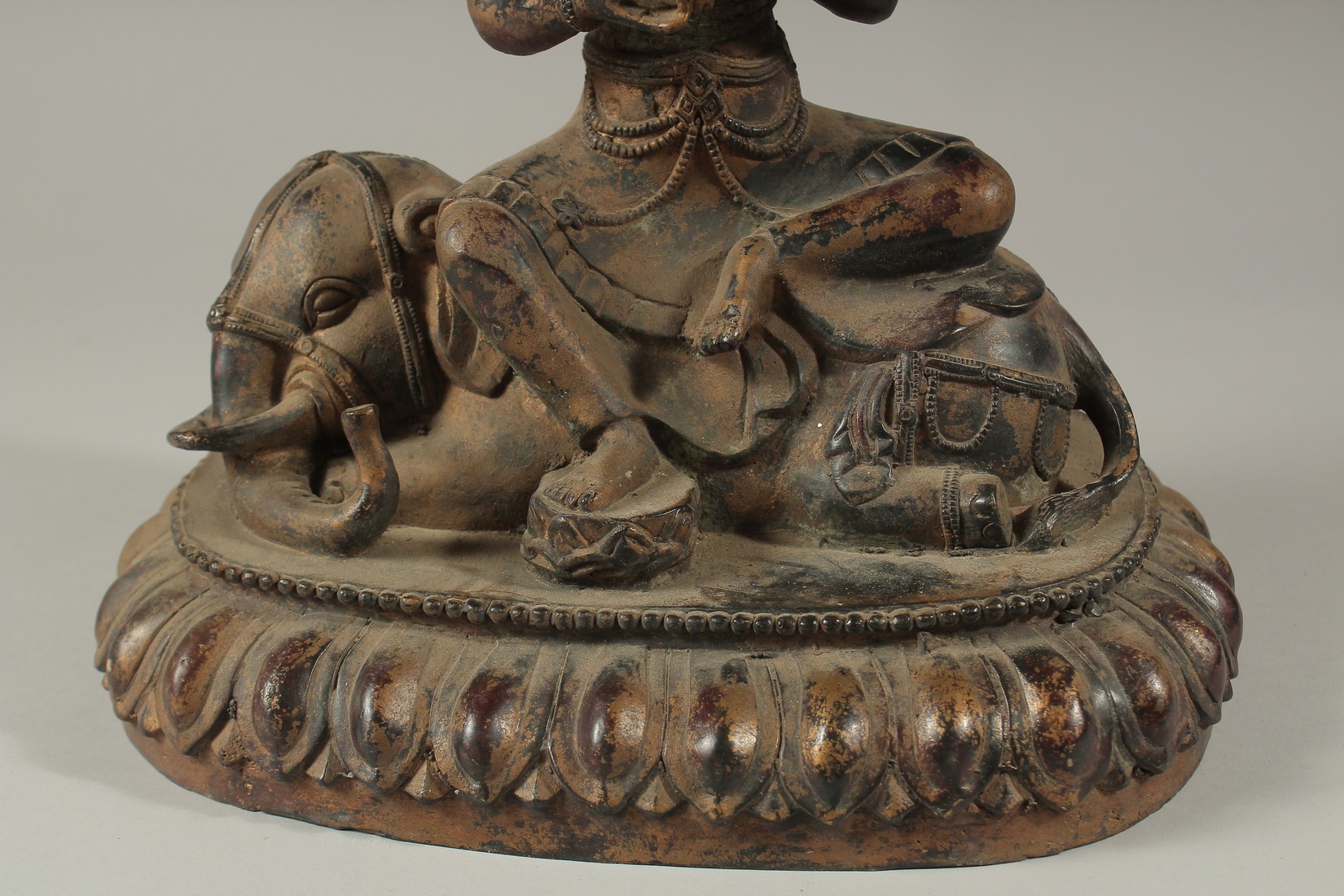 A GOOD LARGE CHINESE BRONZE GROUP, Buddha on an elephant. 34cms high. - Image 3 of 4