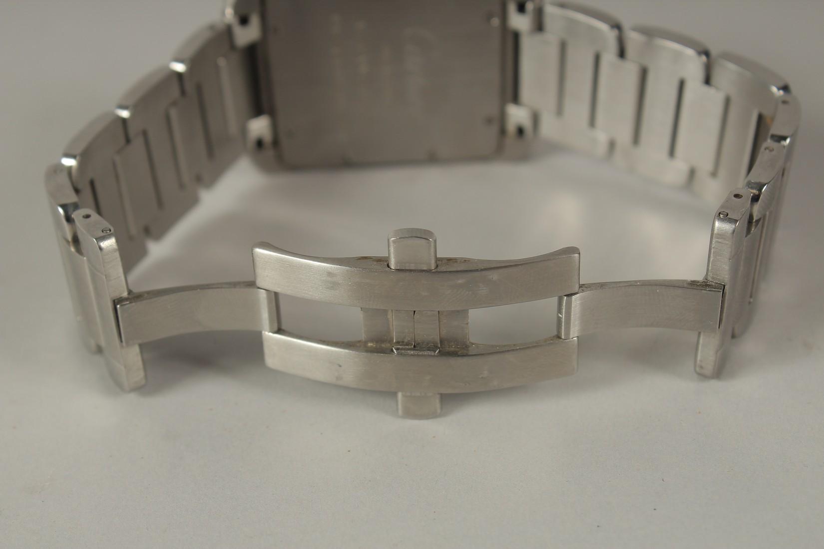 A CARTIER SWISS MADE STAINLESS STEEL WRISTWATCH, water resistant, 3 ATM, four dials, mother-of-pearl - Image 5 of 10