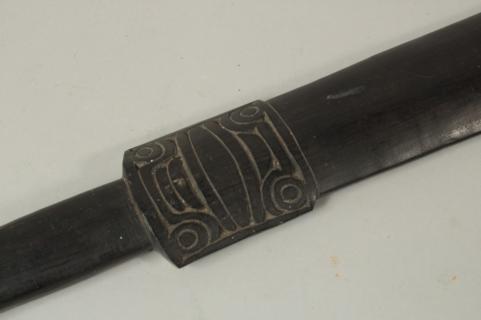 A 19TH CENTURY SWORD CLUB FROM TROBRIAND ISLANDS, PAPUA NEW GUINEA. 33ins long. - Image 3 of 6