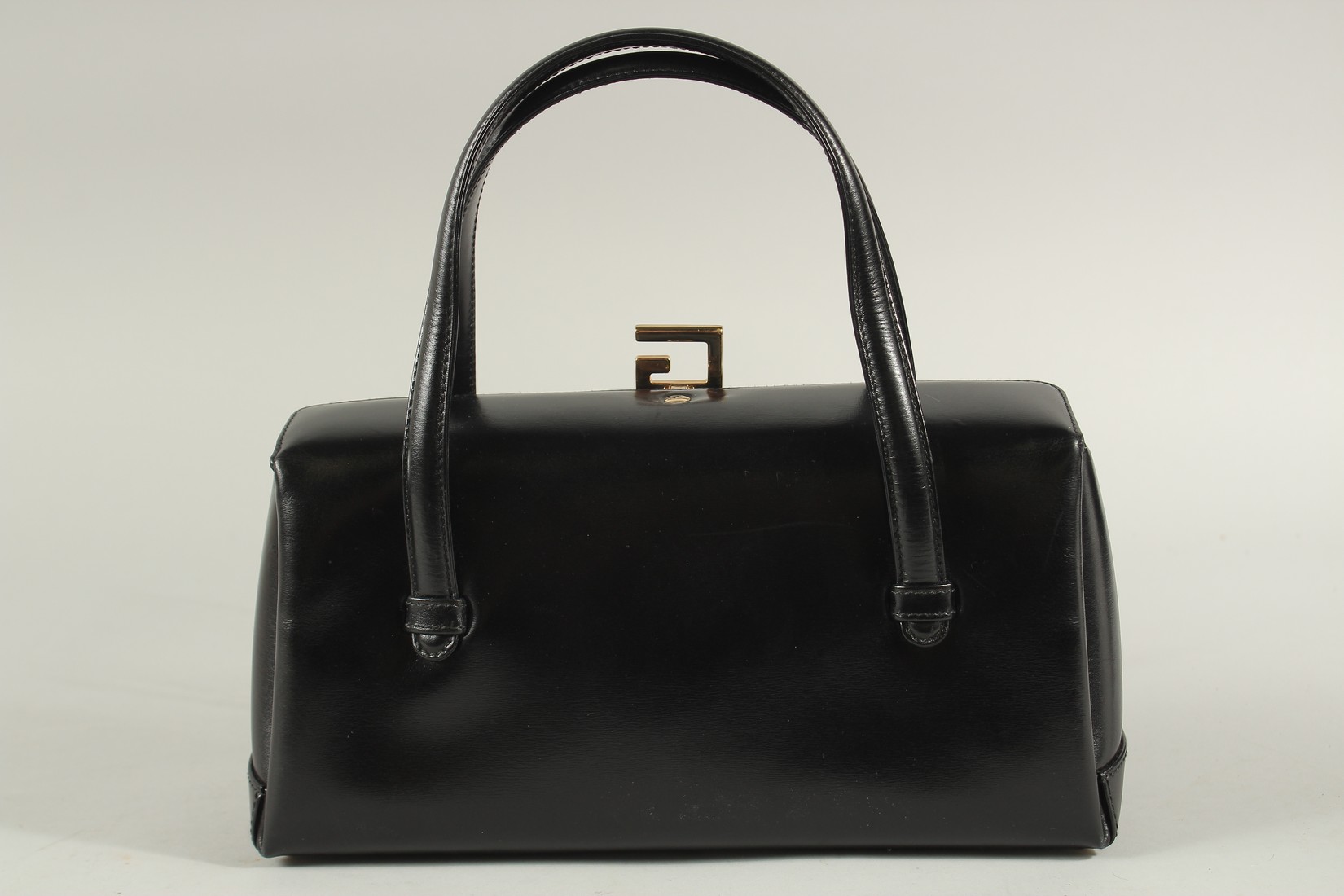 A GUCCI BLACK LEATHER BAG. 27cms long x 17cms deep. - Image 5 of 9