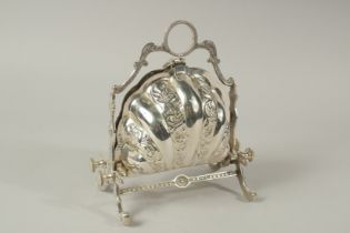 A SILVER PLATED CHEESE AND BISCUIT STAND.
