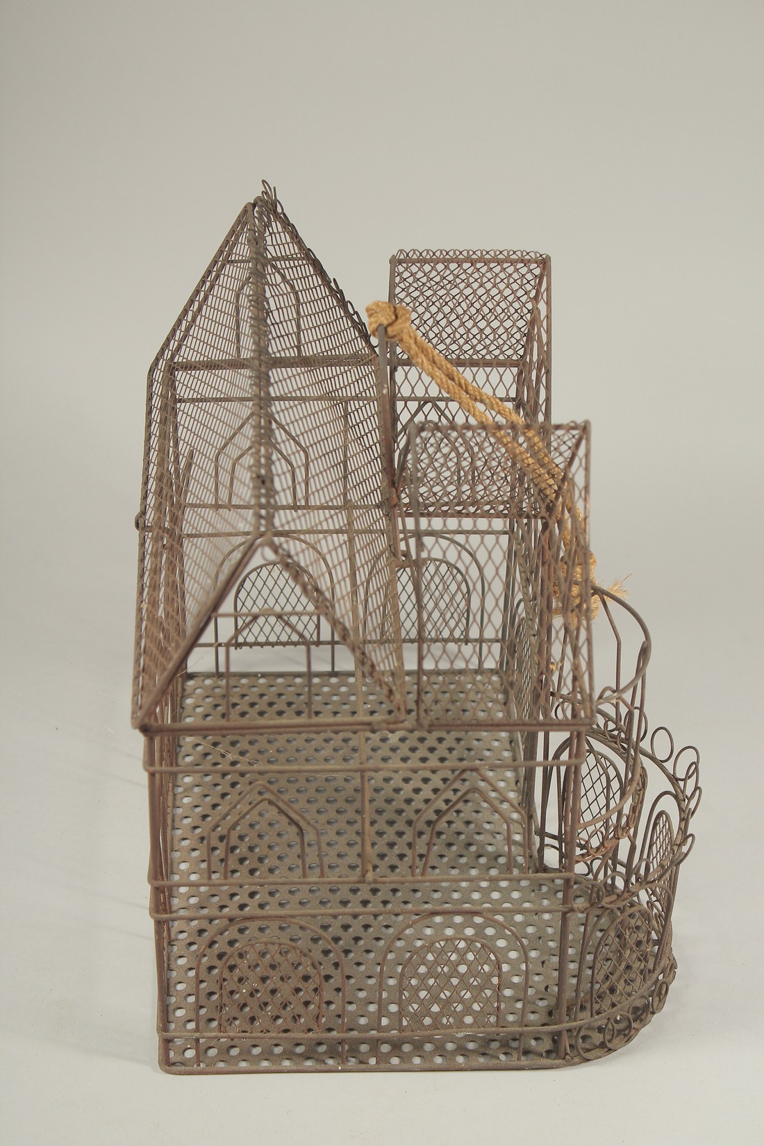 A WIRE WORK BIRD CAGE HOUSE. 12ins high x 11 ins long. - Image 4 of 4