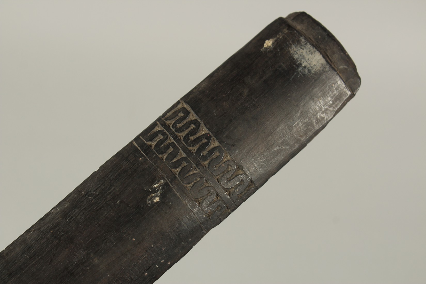 A 19TH CENTURY SWORD CLUB FROM TROBRIAND ISLANDS, PAPUA NEW GUINEA. 33ins long. - Image 4 of 6