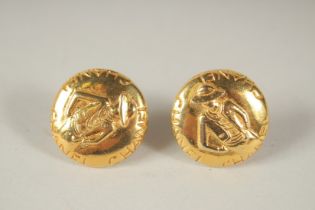 A PAIR OF CHANEL GILT CLIP-ON EARRINGS.