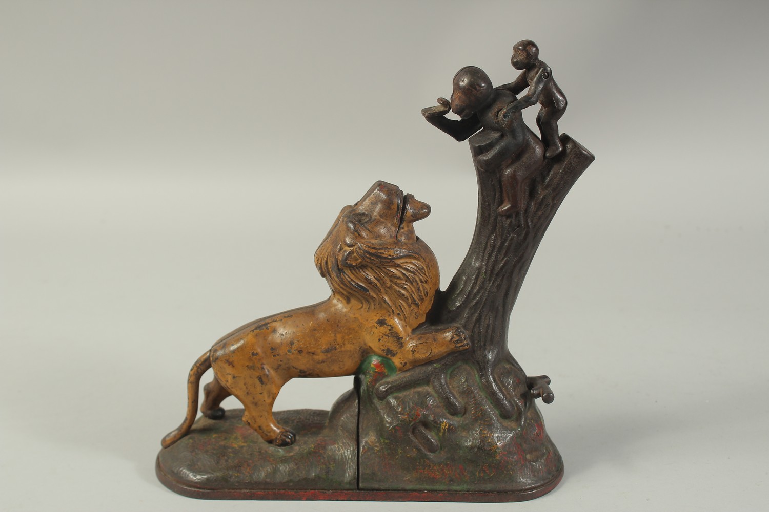 KYSER & REX CO. FRANKFORD, PENNSYLVANIA, CIRCA. 1880. A LION AND TWO MONKEYS, CAST IRON, PAINTED - Image 4 of 15
