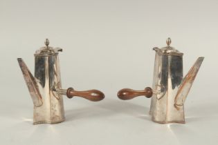 A PAIR OF PLATED COFFEE POTS.