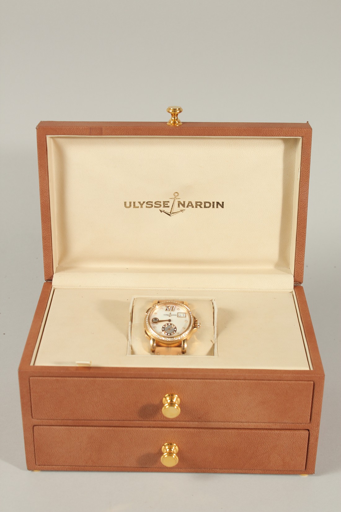 A SUPERB ULYSSE NARDIN 18CT ROSE GOLD WRISTWATCH with mother-of-pearl face, diamond surround, date - Image 11 of 14