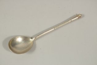 A RUSSIAN SILVER SPOON. Marks: G. M. over 1896. 84 & eagle. Weight: 46gms, 6.25ins long.
