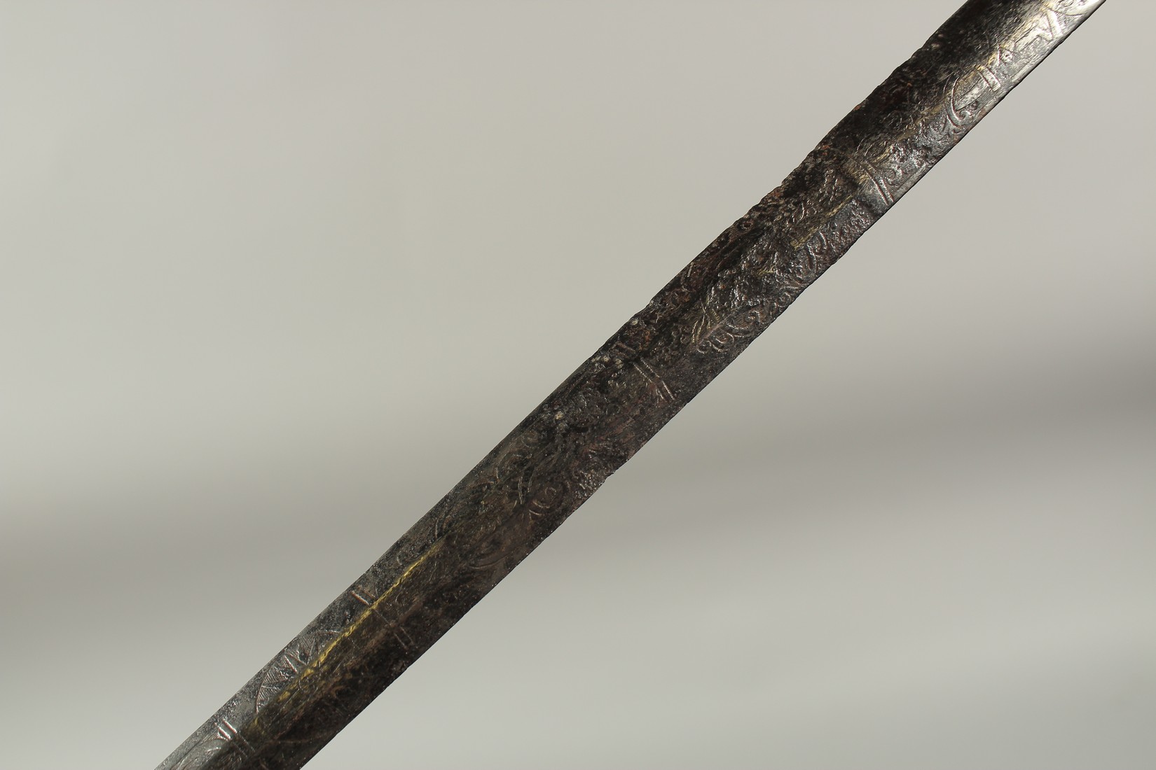 AN EARLY WOODEN CASED SWORD STICK with engraved blade. 3ft long. - Image 2 of 6