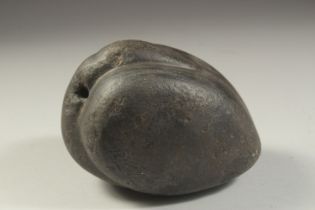 A CARVED STONE WEIGHT IN THE FROM OF A BIRD, 15cm long.