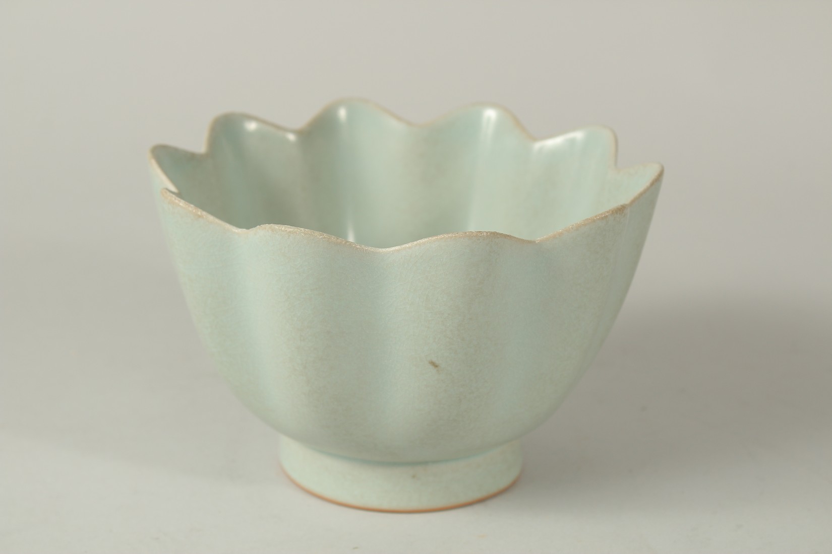 A TALL CHINESE CELADON GLAZED PETAL-FORM BOWL, 16cm diameter. - Image 2 of 6