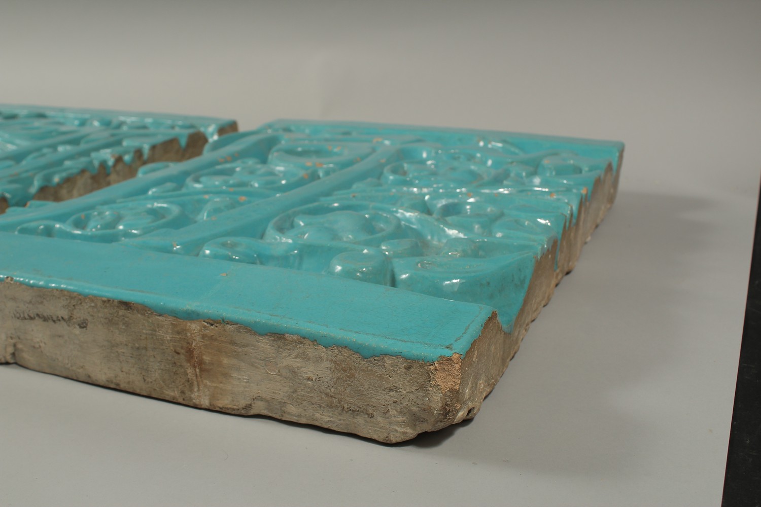 A SET OF THREE LARGE AND RARE PERSIAN OR CENTRAL ASIAN TURQUOISE GLAZED MOULDED CALLIGRAPHIC - Image 9 of 9