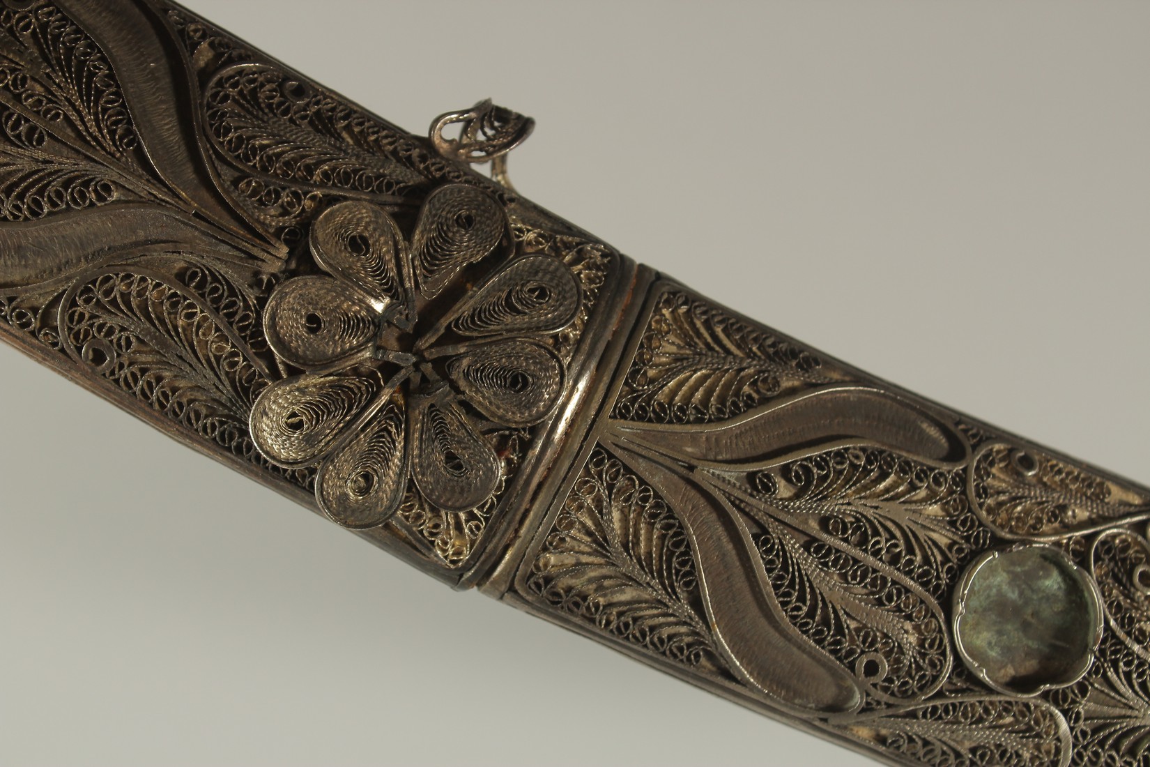 A LARGE AND HEAVY OTTOMAN BALL AND WHITE METAL SWORD'S HILT AND SCABBARD, hilt 19cm long, scabbard - Image 13 of 15