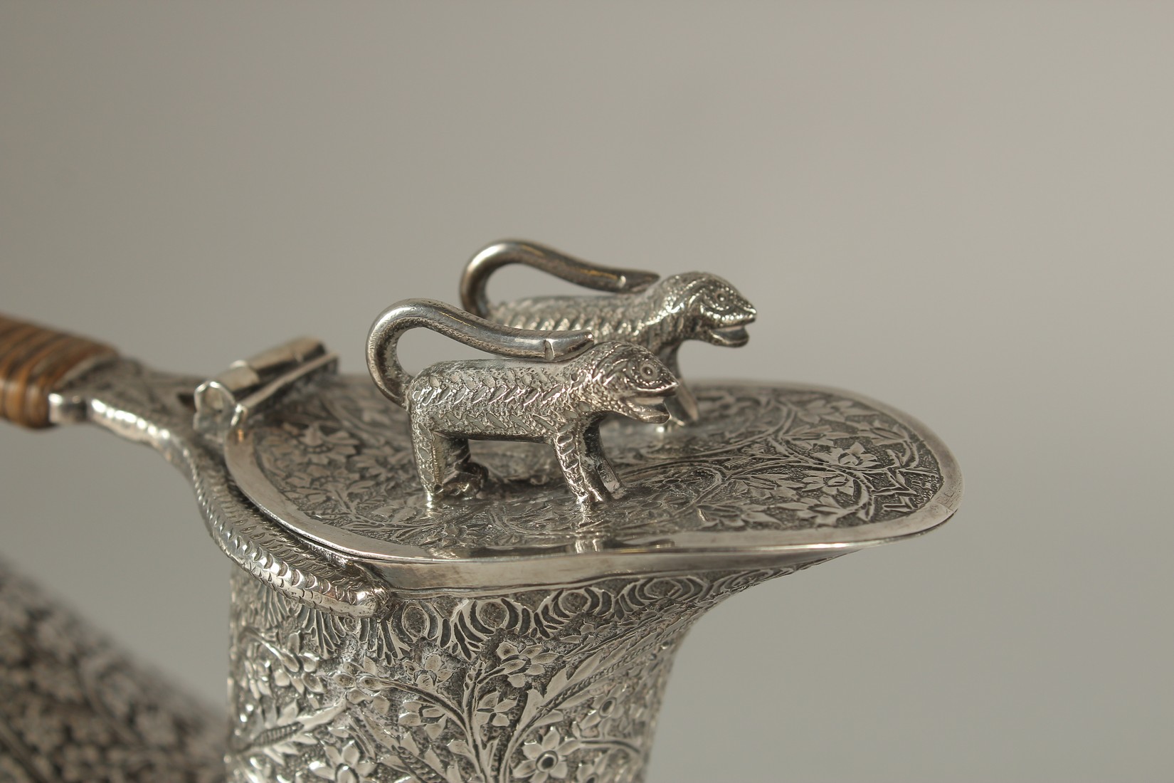 A VERY FINE AND UNUSUAL INDIAN KASHMIR ENGRAVED SILVER VESSEL, intricately chased with finely - Image 2 of 10