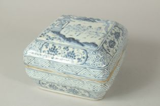 A CHINESE BLUE AND WHITE SQUARE-FORM BOX AND COVER, painted with a panel of figures on horseback and