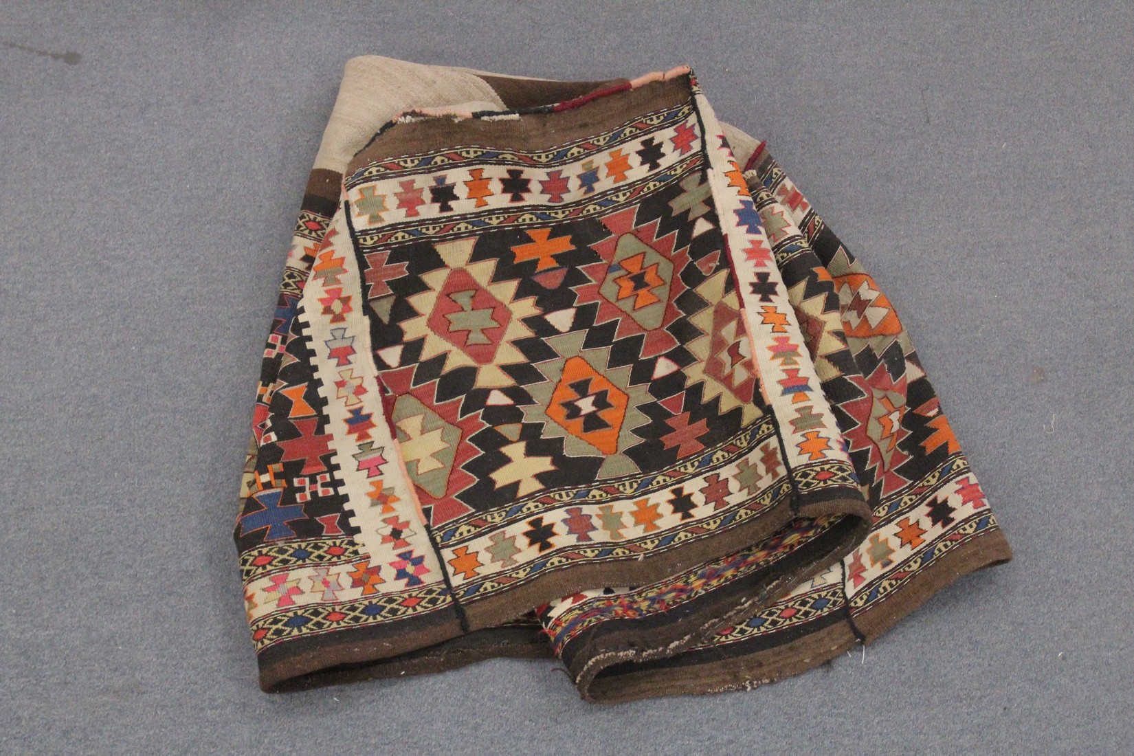 A LARGE MOROCCAN BERBER CARPET BAG. - Image 3 of 4