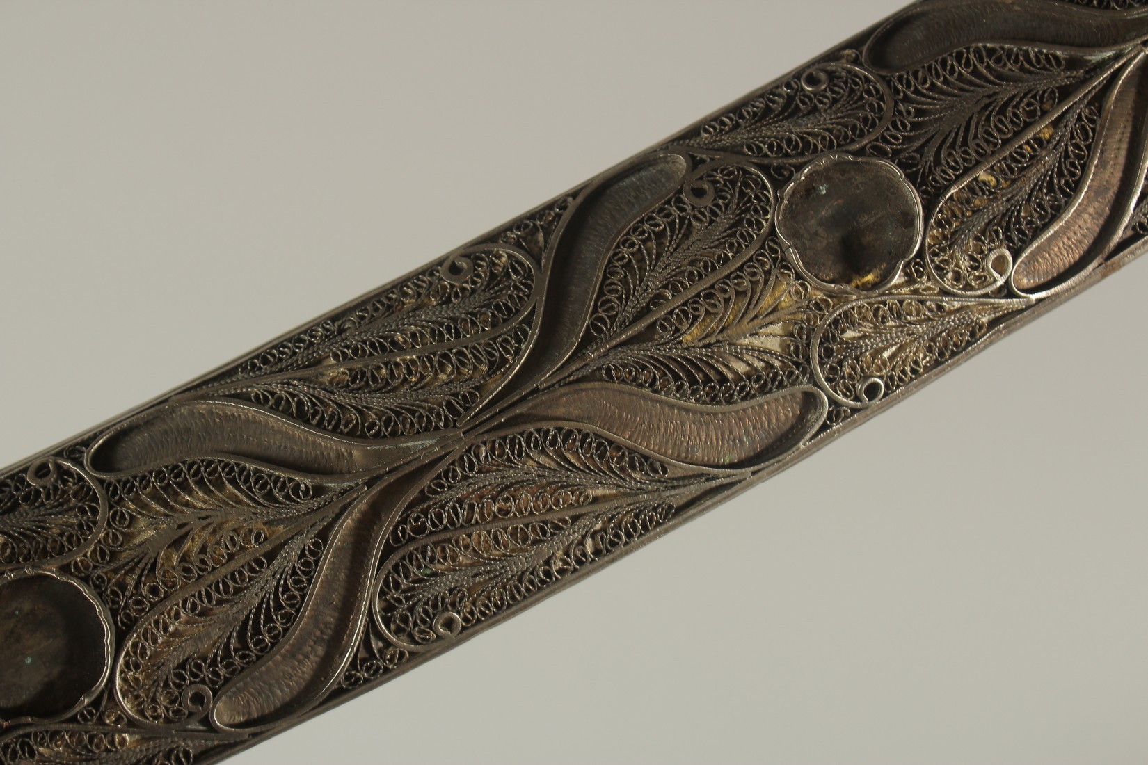 A LARGE AND HEAVY OTTOMAN BALL AND WHITE METAL SWORD'S HILT AND SCABBARD, hilt 19cm long, scabbard - Image 9 of 15