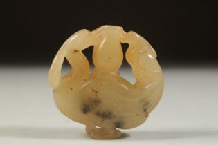 A FINELY CARVED 19TH-EARLY 20TH CENTURY CHINESE HARDSTONE BIRD, possibly jade.