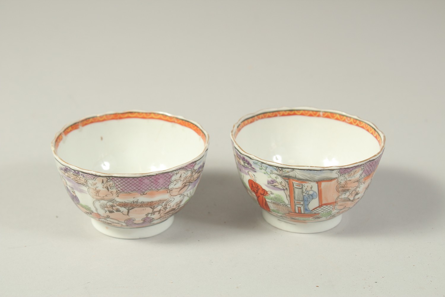 A PAIR OF CHINESE EXPORT PORCELAIN CUPS, each painted with scenes of figures, 8.5cm diameter. - Image 2 of 4