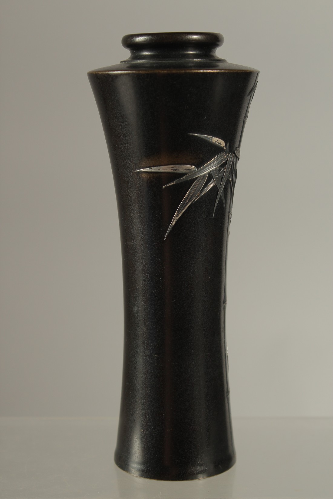 A FINE JAPANESE SILVER INLAID BRONZE VASE, with bamboo design and signed to the base, 15cm high. - Image 2 of 6