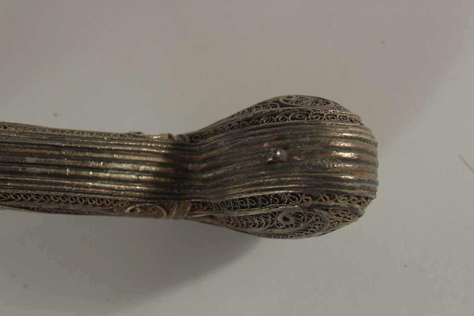 A LARGE AND HEAVY OTTOMAN BALL AND WHITE METAL SWORD'S HILT AND SCABBARD, hilt 19cm long, scabbard - Image 4 of 15