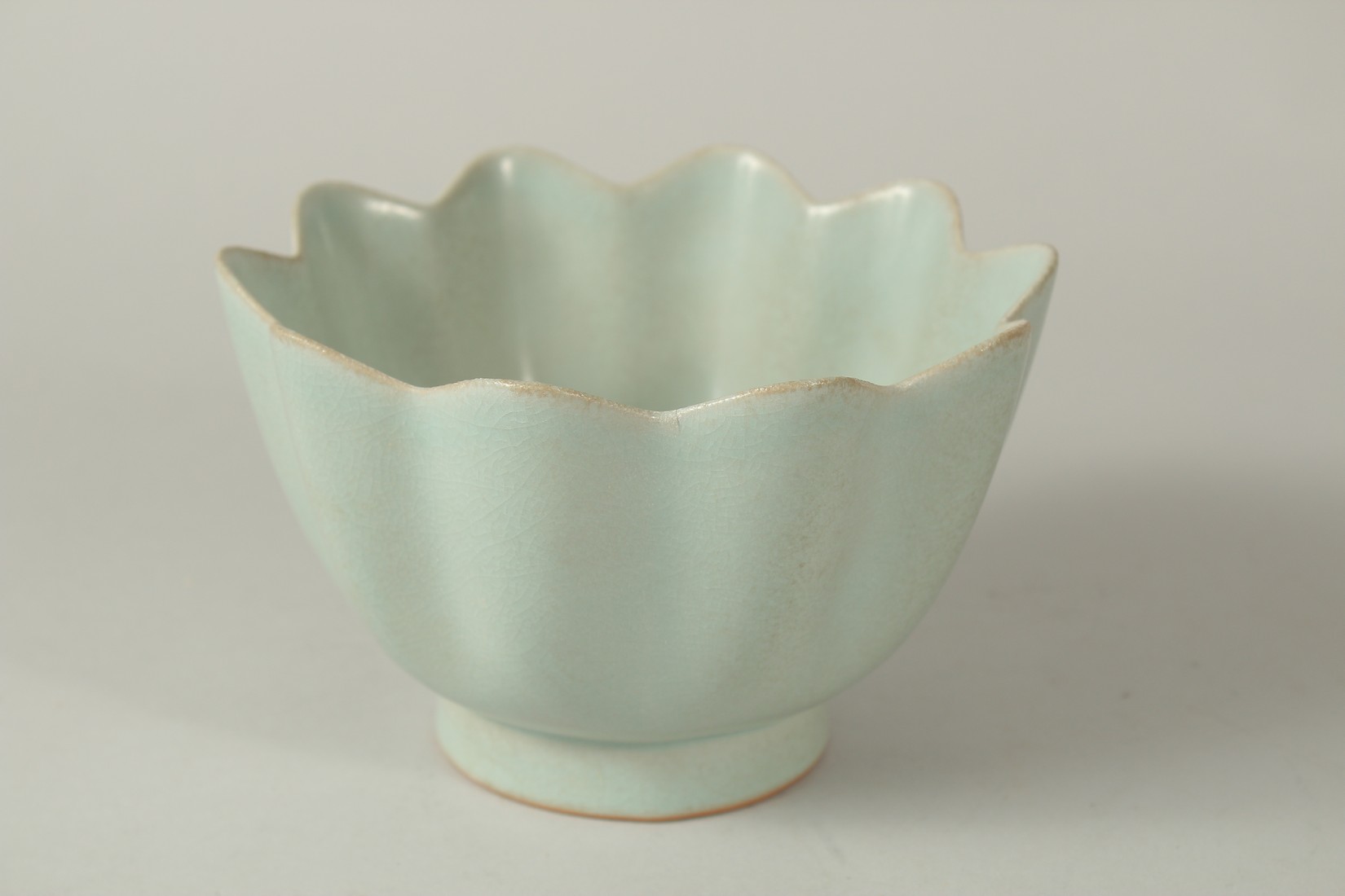 A TALL CHINESE CELADON GLAZED PETAL-FORM BOWL, 16cm diameter. - Image 3 of 6