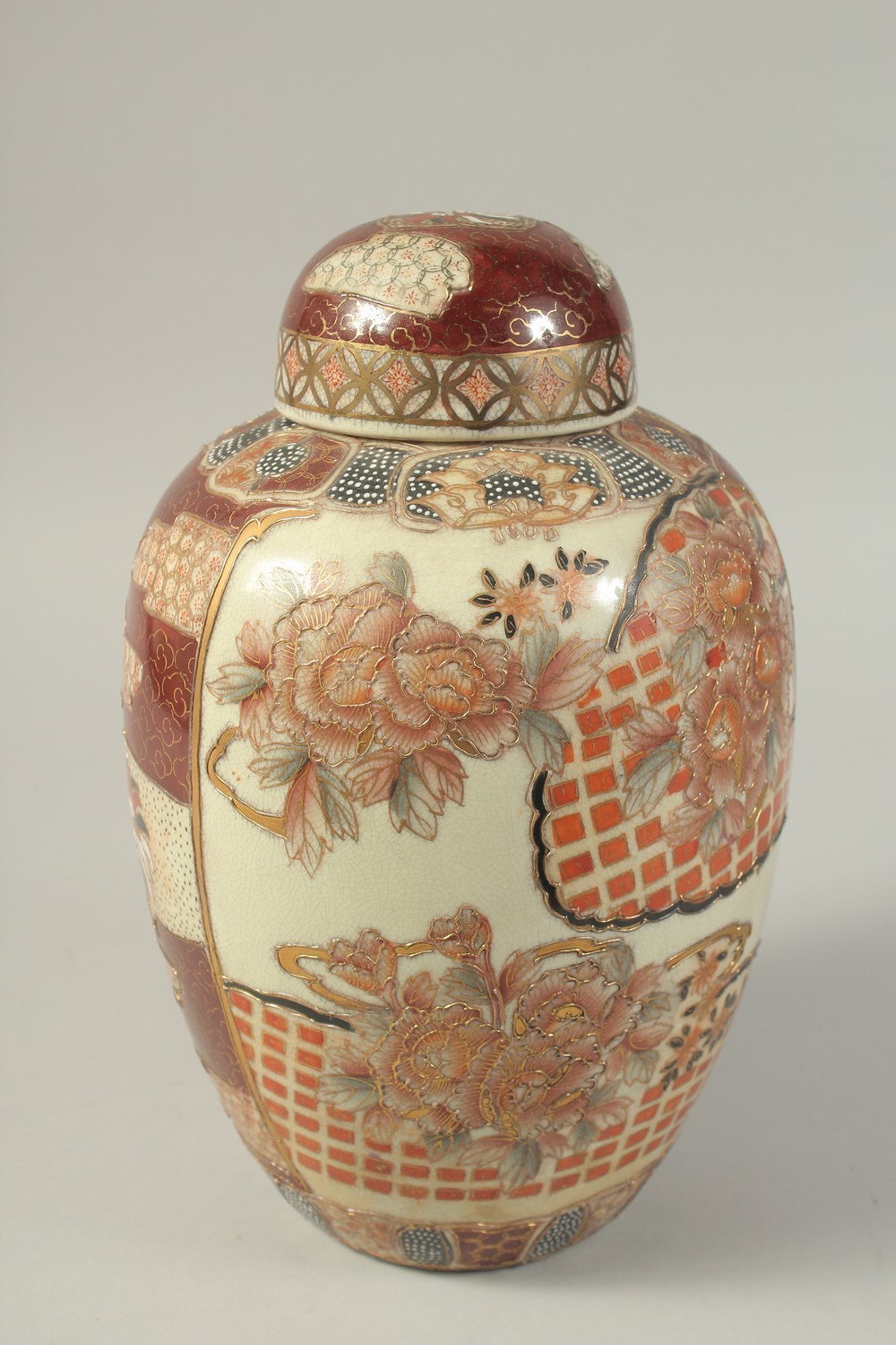 A JAPANESE SATSUMA-TYPE PORCELAIN JAR AND COVER, decorated with flora and gilded highlights, 31cm - Image 3 of 7