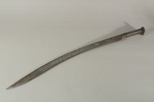 AN 18TH CENTURY OTTOMAN TURKISH YATAGHAN SWORD WITH WHITE METAL HILT AND FINE SILVER INLAID