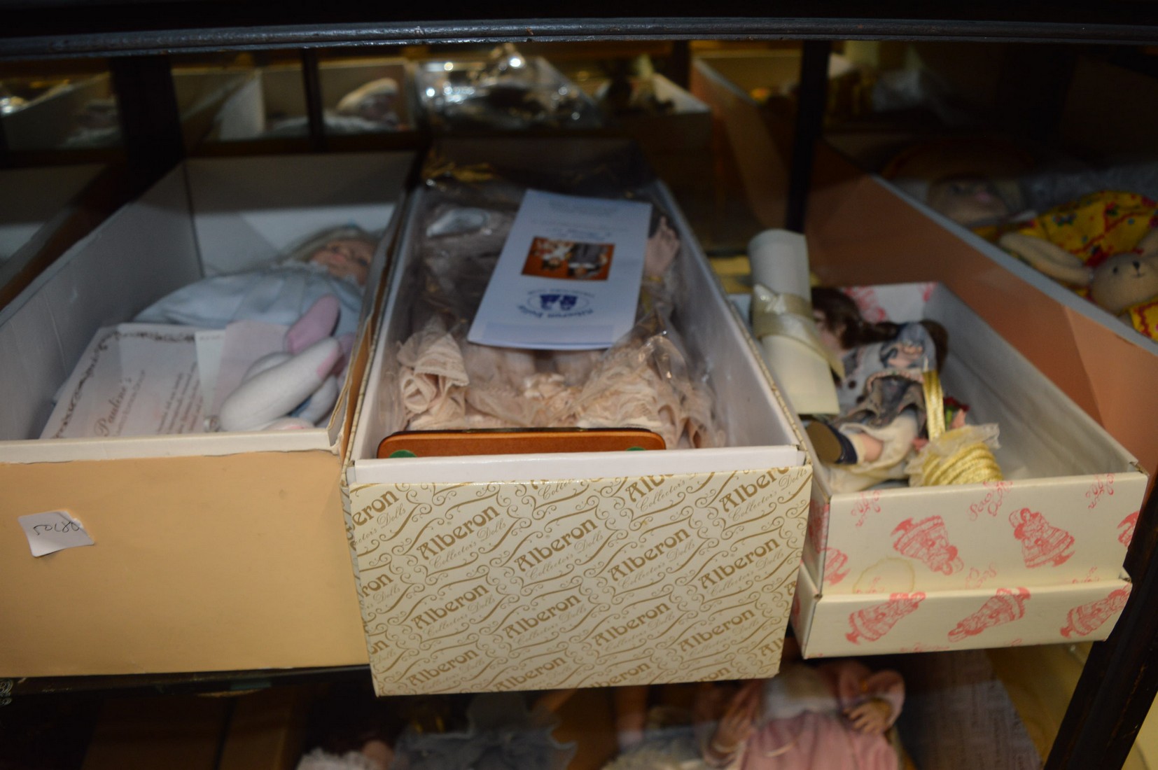 A large quantity of collectors dolls etc. - Image 3 of 6