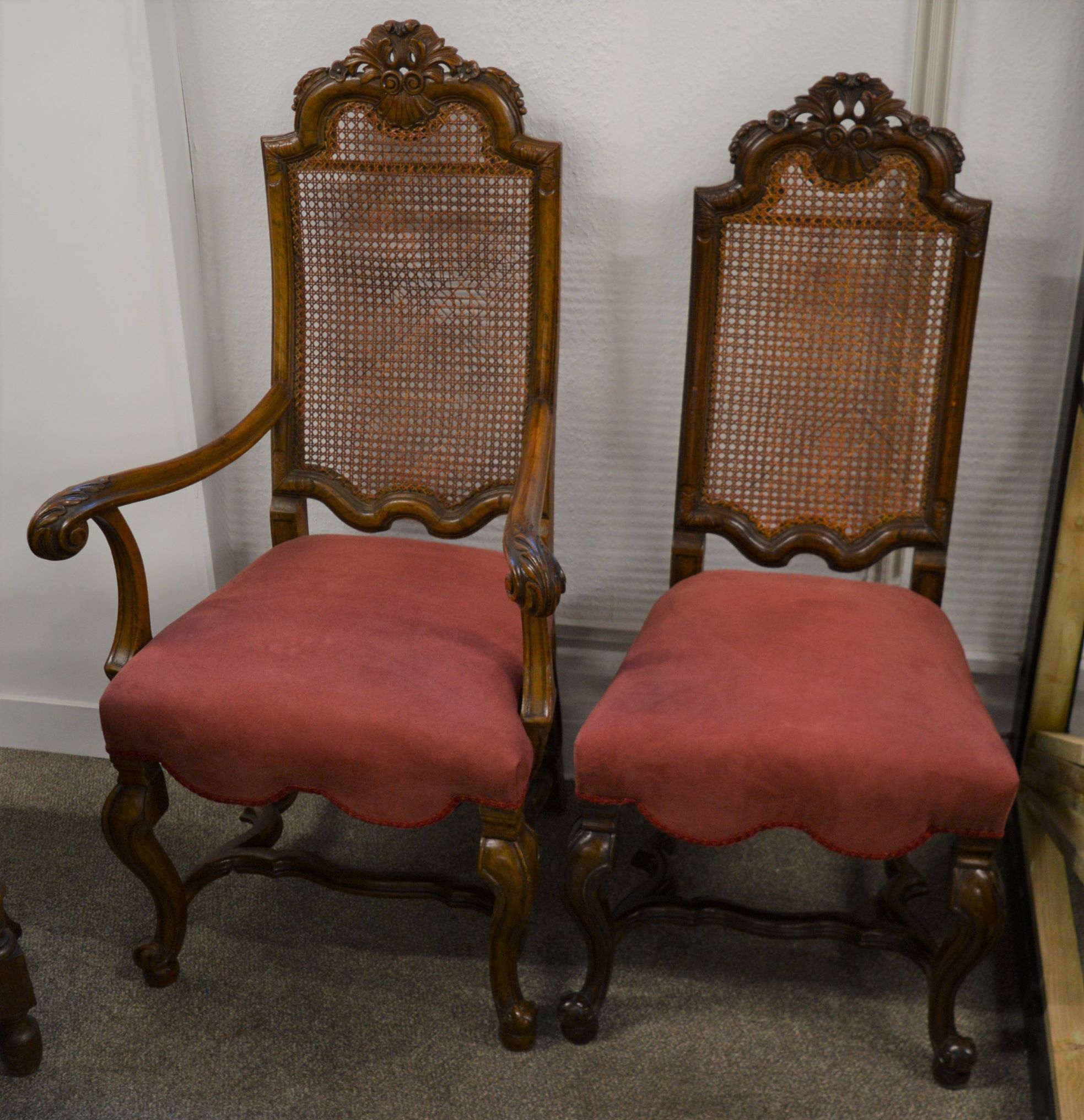 Early 20th century oak extending dining table on turned legs (H 75cm x W 183cm x D 106cm) & set of 6 - Image 2 of 7