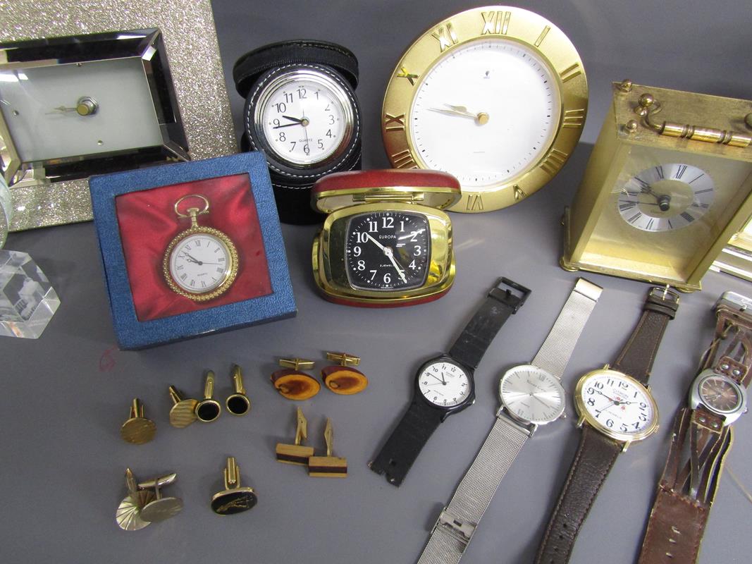 Collection of clocks, watches, cufflinks and glassware includes etched crystals of Rome, 'Victory' - Image 3 of 6